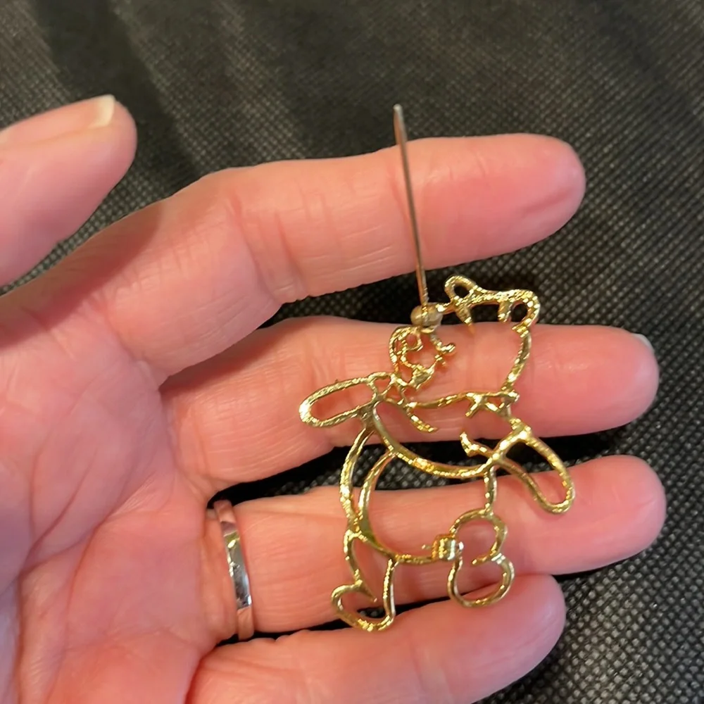 Goldtone Winnie The Pooh Pin - Picture 3 of 6